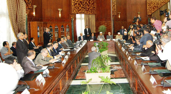 Political powers agree on 'advisory' Azhar charter	