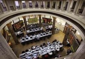 Egypt's bourse slips amid low volumes 

