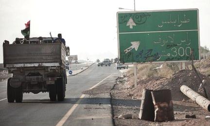 Libyan rebels advance on Gaddafi hometown of Sirte
