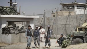 Afghan prisoner torture fears in UN report
