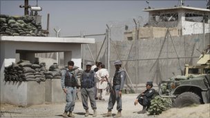 Afghan prisoner torture fears in UN report
