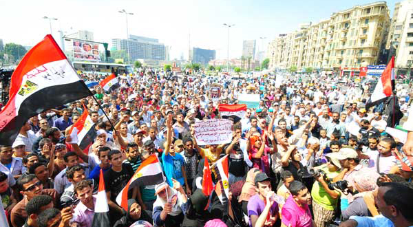 Hundreds rally in Tahrir Square against emergency law	