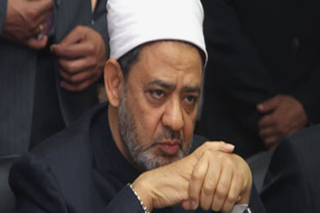 Egyptians of January 25th demands constitutional scholars and Sheik al-Azhar not to leave the ground for ignorance and extremism
