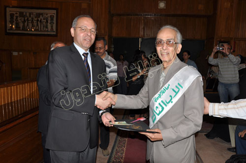 A Copt wins 1st place in the ideal father competition of Beni Suef