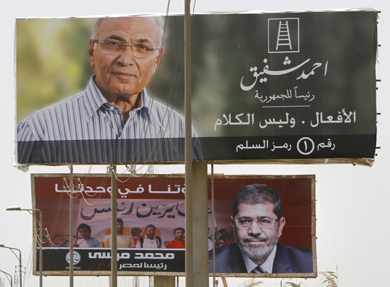 Liberals boycott session to pick panel to write Egypt constitution, charge Islamist domination