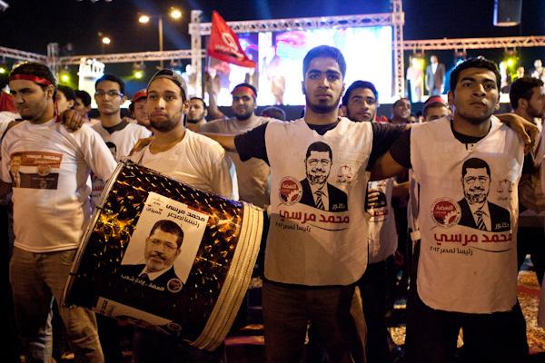 Morsy supporters protest before Presidential Elections Commission