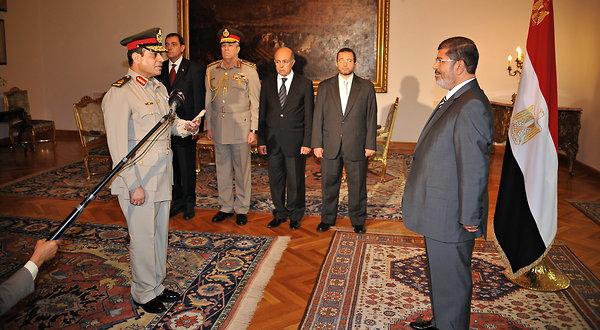Morsy asks Defense Minister to consider army pay raise
