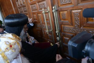 Pope Tawadros II receives the keys of St. Mark Cathedral and spiritual leadership