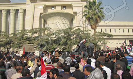 Besieged by Islamist demonstrators, court delays rulings on Constituent Assembly, Shura Council