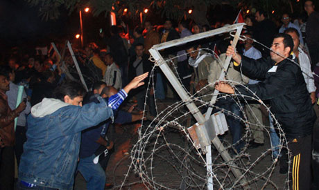 Egypt opposition forces unite in Tahrir and at presidential palace