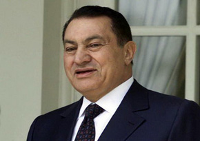 Mubarak receives US military official 