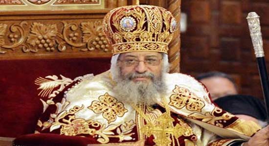 Pope Tawadros visits Anba Pachomius in hospital
