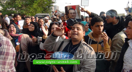 Mubarak's sons celebrate his acquittal 