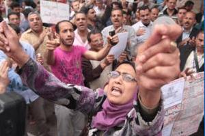 Egyptian workers protest over wages 