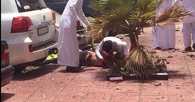 Suicide bombing in Saudi mosque for security forces kills 13