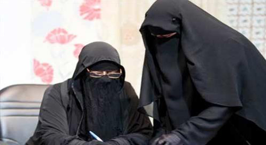 Tunisia officially prevents veil in educational institutions