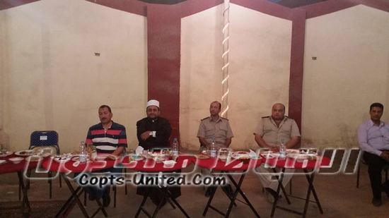 Christian and Islamic clergy in breakfast of the national unity in Beni Seuf