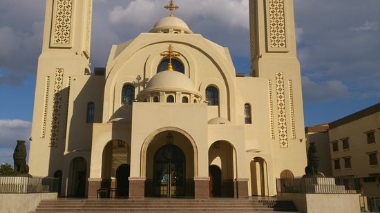 Coptic Church in Assiut launches anti-illiteracy campaign