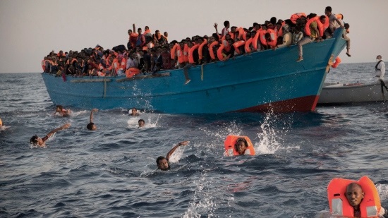 Egypt’s navy foils irregular immigration attempt of 440 people
