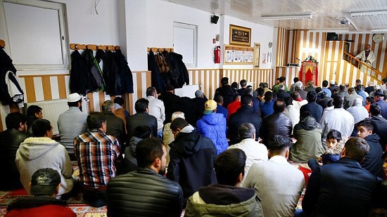 In Germany, Syrians find mosques too conservative

