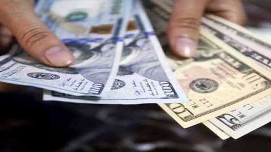 US dollar declines again in Egypt's banks