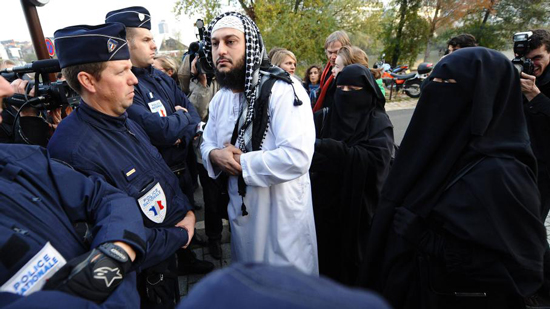 Austria bans the wearing of niqab in public places