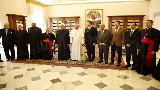 Grand Imam of Azhar meets Pope to talk peace