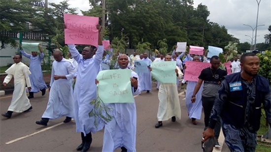 Priests of Enugu in Nigeria protest in front of state government headquarters 
