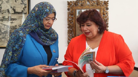 Egypt culture minister, Omani higher education minister discuss artistic cooperation
