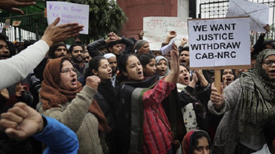 Indian students decry police as citizenship protests grow