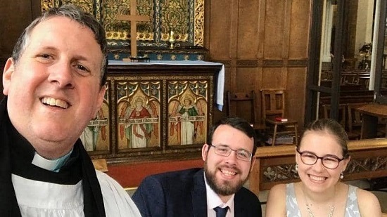 British couple celebrate their wedding on Facebook 