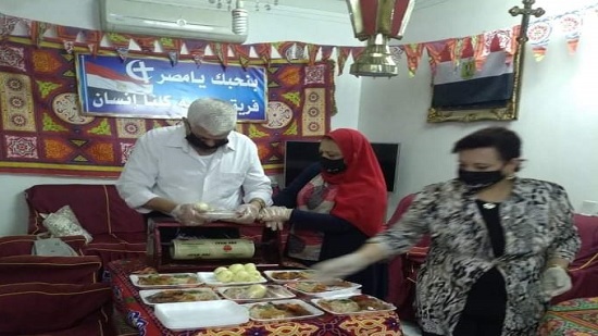Coptic engineer distributes Ramadan breakfast meals for 25 years 