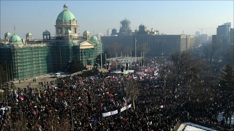 Mass protest in Serbian capital to demand early polls
