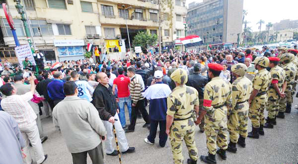 Tahrir protesters join Maspero demo to demand state media 'cleansing'	