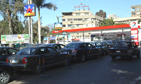 New fuel crisis cripples Egypt's traffic
