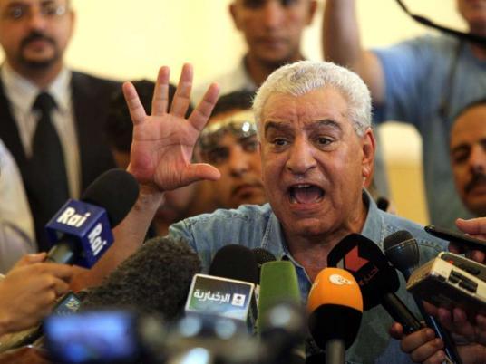 Hawass denies smuggling antiquities