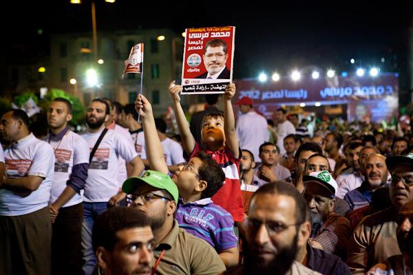 Muslim Brotherhood organizes to support Morsy