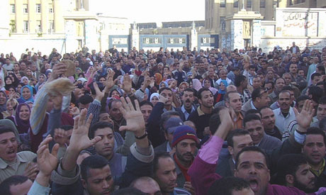 Egypt Mahalla workers make some gains, suspend strike