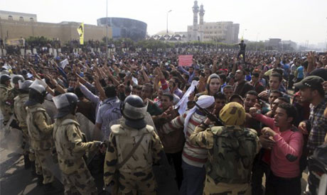 Egypt police fires bird-shots, tear gas at student march